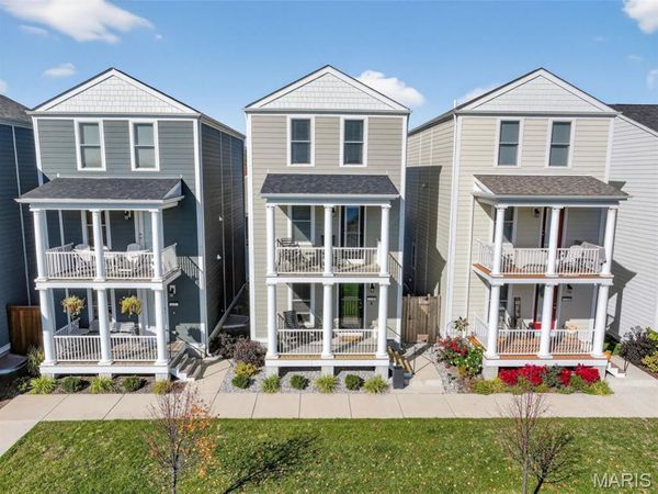 3136 Pirogue Way, St Charles, MO 63301