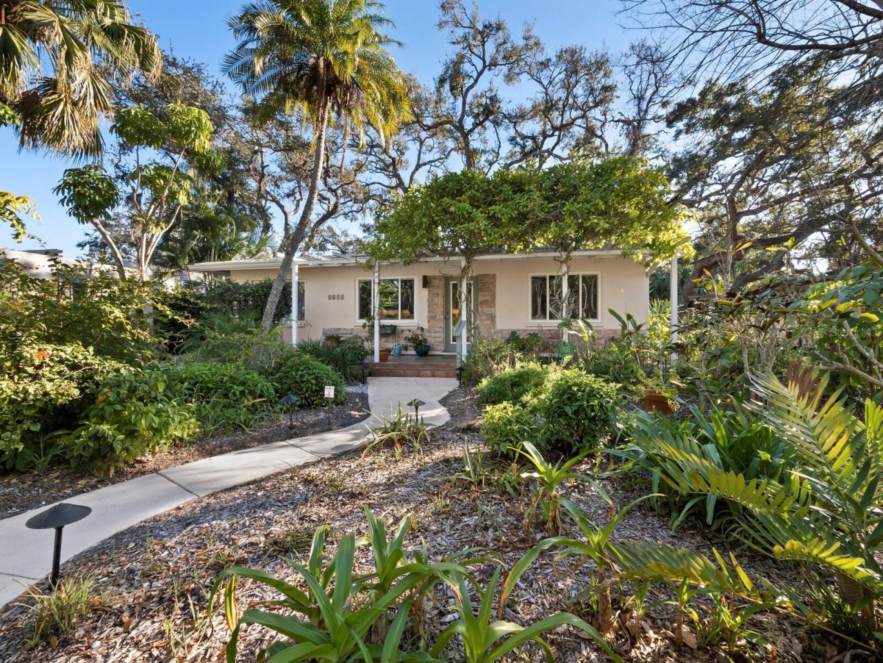 1642 Catalonia Lane, Sarasota, FL 34239 Photo