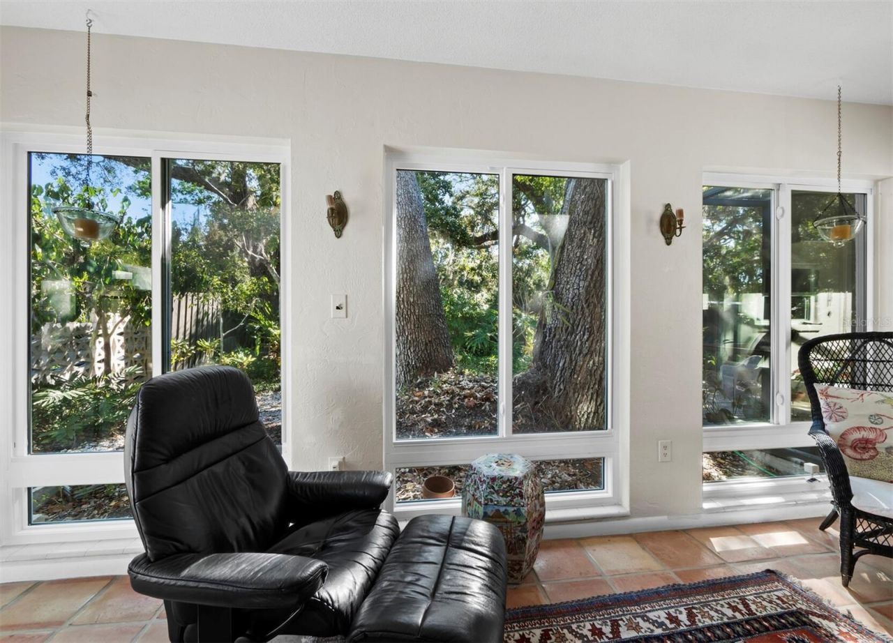 1642 Catalonia Lane, Sarasota, FL 34239 Photo