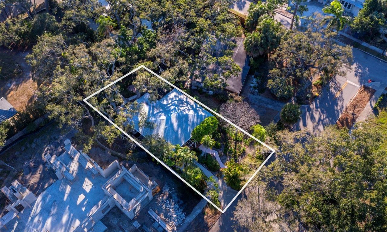 1642 Catalonia Lane, Sarasota, FL 34239 Photo