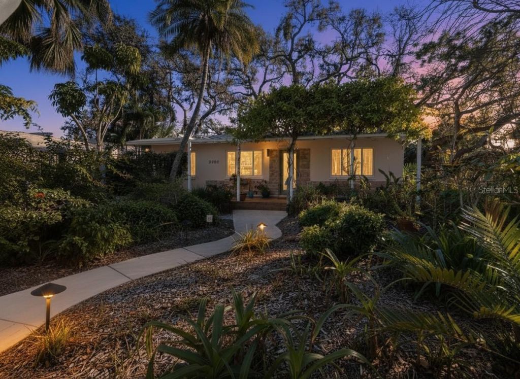 1642 Catalonia Lane, Sarasota, FL 34239 Photo