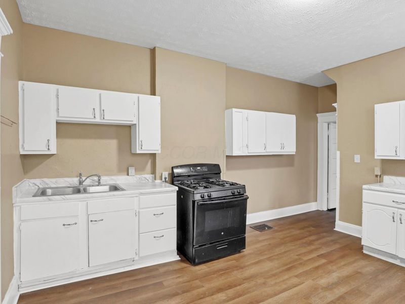 911 Linwood Avenue, Unit & 913, Columbus, OH 43206 Photo 23