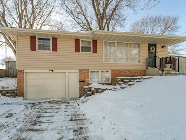 1220 Cascade Street NW, Rochester, MN 55901
