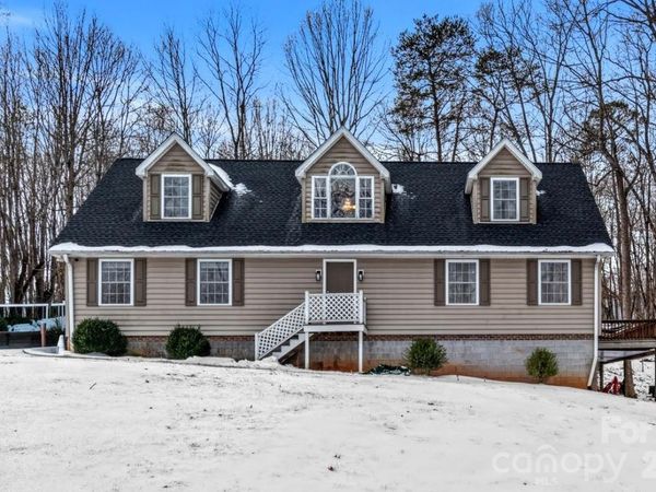 1012 Tuckda Way, Hamptonville, NC 27020