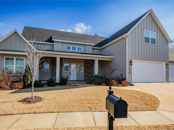 2050 Dutton Place, Fayetteville, AR 72703