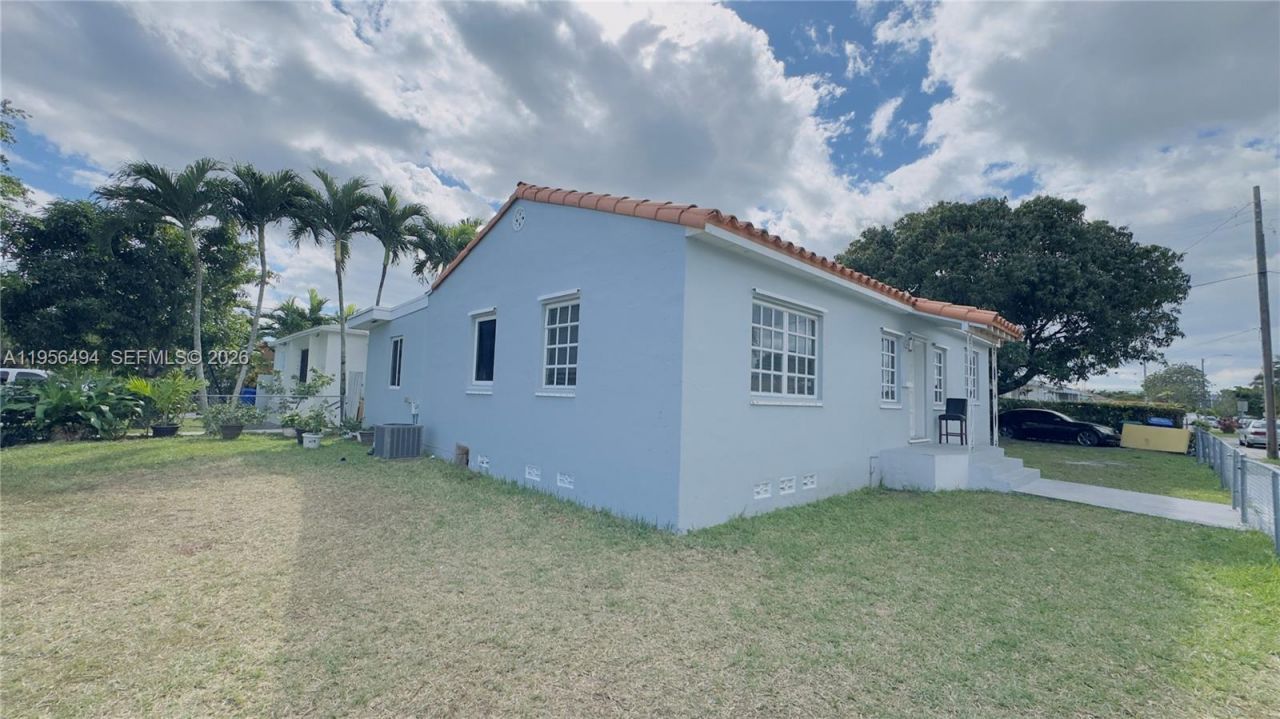 3310 NW 19th Ter, Miami, FL 33125 Photo