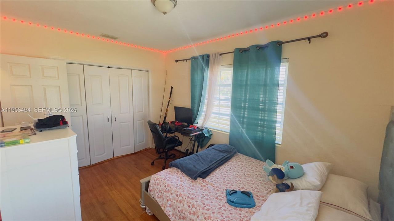 3310 NW 19th Ter, Miami, FL 33125 Photo