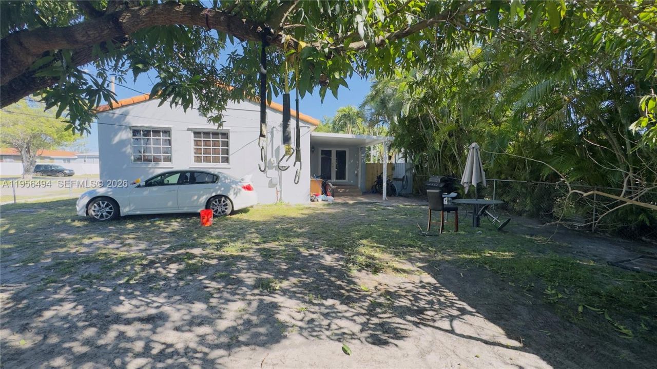 3310 NW 19th Ter, Miami, FL 33125 Photo