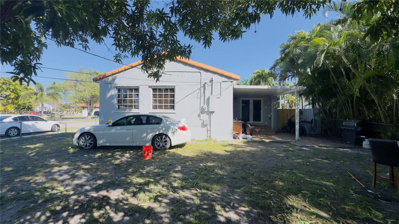 3310 NW 19th Ter, Miami, FL 33125 Photo