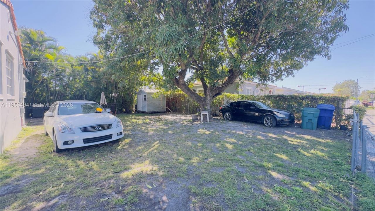 3310 NW 19th Ter, Miami, FL 33125 Photo