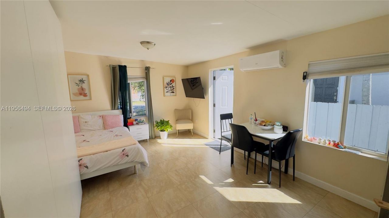 3310 NW 19th Ter, Miami, FL 33125 Photo