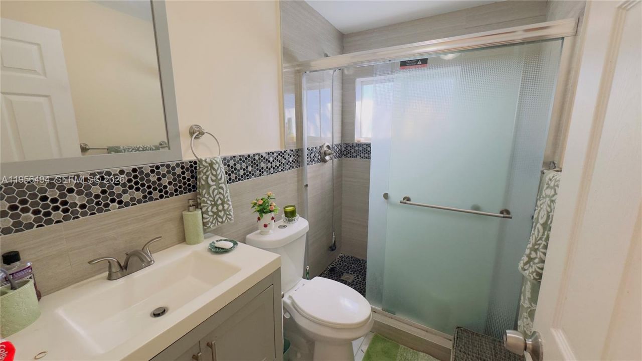 3310 NW 19th Ter, Miami, FL 33125 Photo