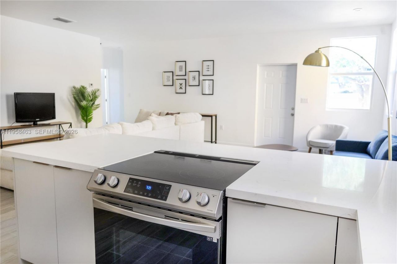 160 NE 57th, Unit B, Miami, FL 33137 Photo