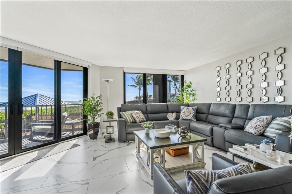 9650 S Ocean Drive, Unit 106, Jensen Beach, FL 34957 Photo