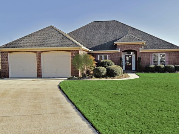 1005 Shumard Oak Dr., Saltillo, MS 38866