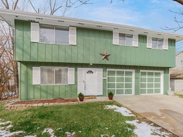 4542 W 50th Street, Roeland Park, KS 66205