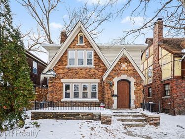 16239 La Salle Avenue, Detroit, MI 48221