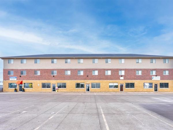 1405 N Elm St, Unit 103, West Liberty, IA 52776