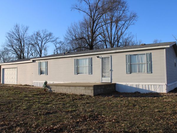 406 W Kirkwood Street, Odin, IL 62870