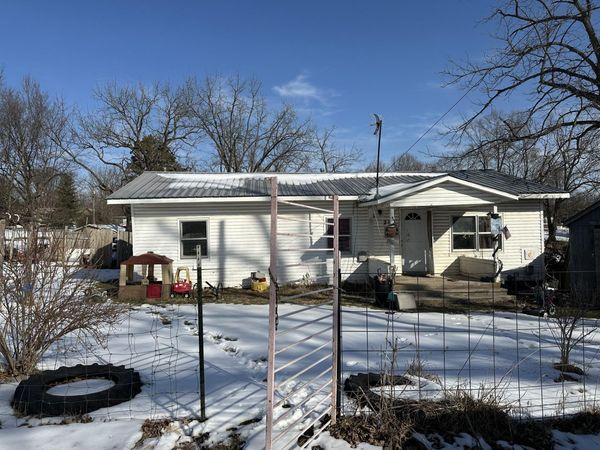201 Broadway Street, Exeter, MO 65647