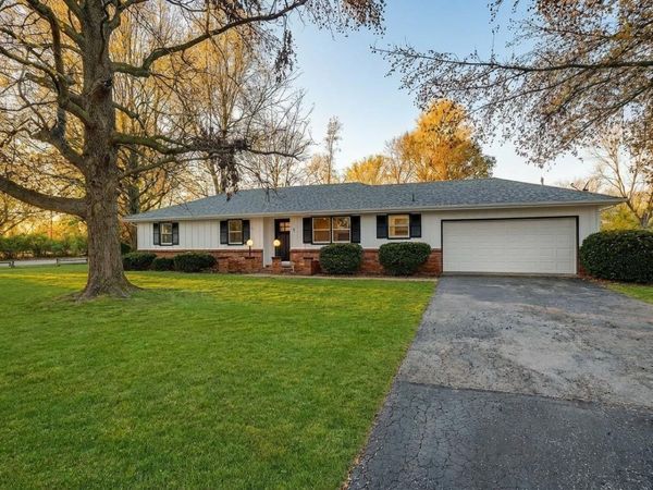 701 Hillcrest Avenue , Nixa, MO 65714