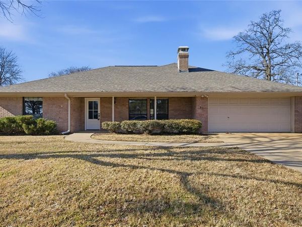 195 Enchanted Drive, Enchanted Oaks, TX 75156