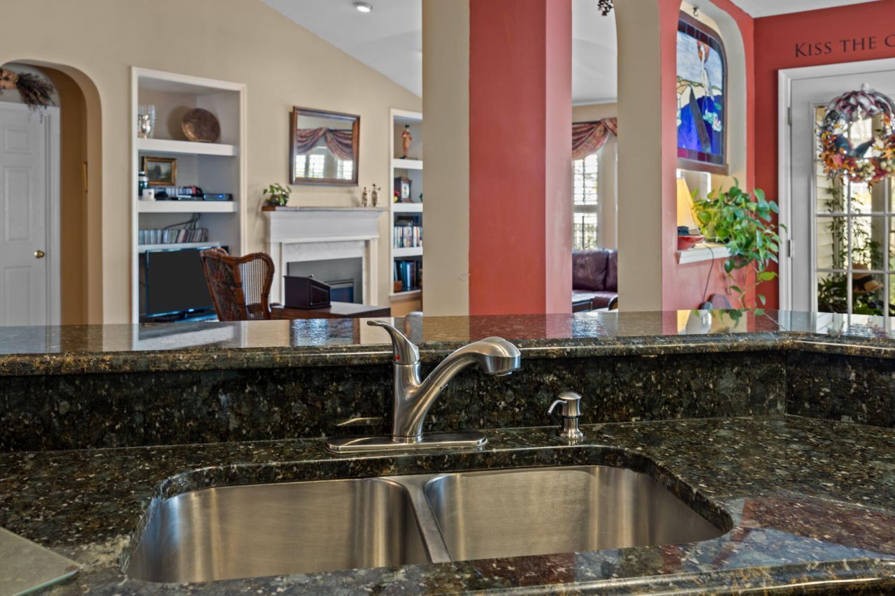 600 Pointe Of Oaks Road Photo 13