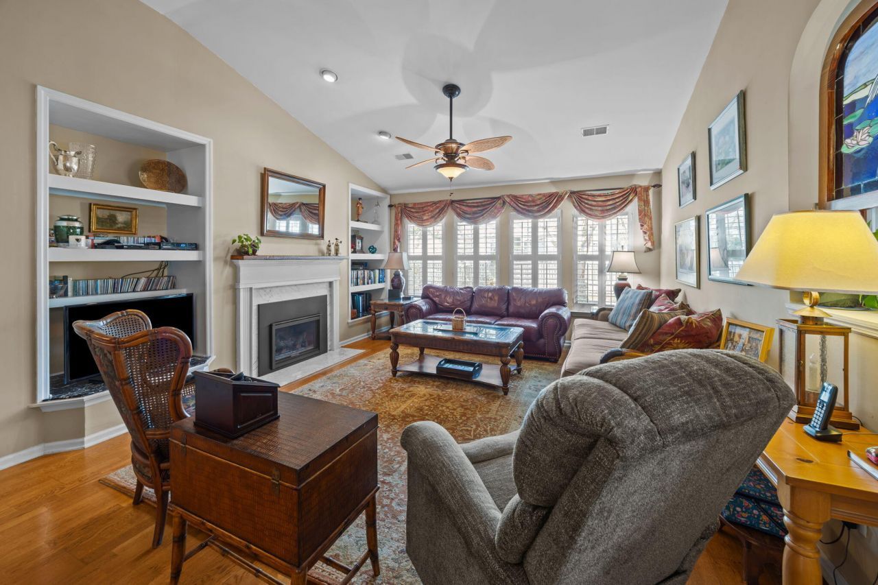 600 Pointe Of Oaks Road Photo 7