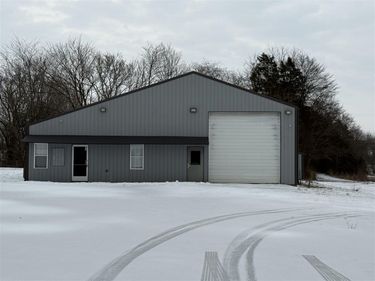 23663 Louisville Road , Park City, KY 42160