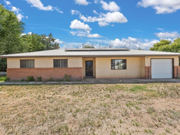 20 Cactus Drive, Los Lunas, NM 87031