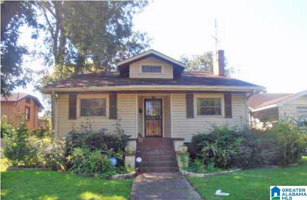 415 42nd Street, Fairfield, AL 35064 Main Photo