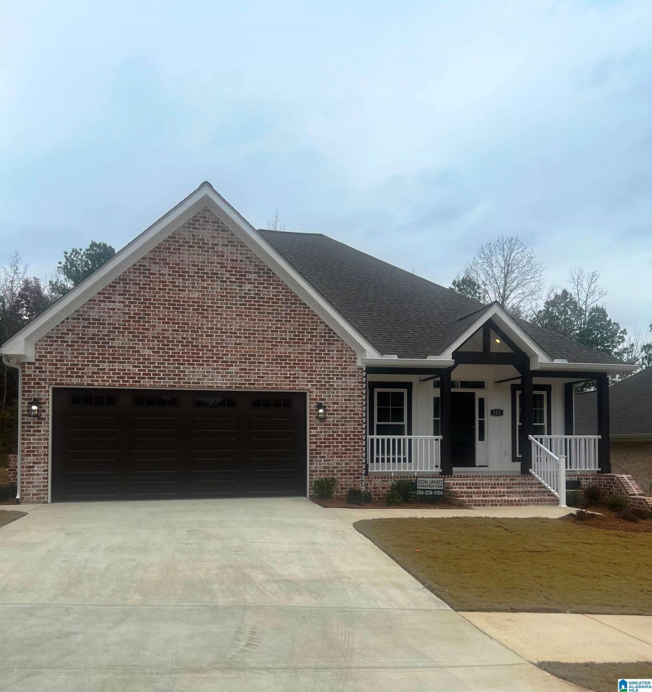 121 Village Circle, Anniston, AL 36207 Main Photo