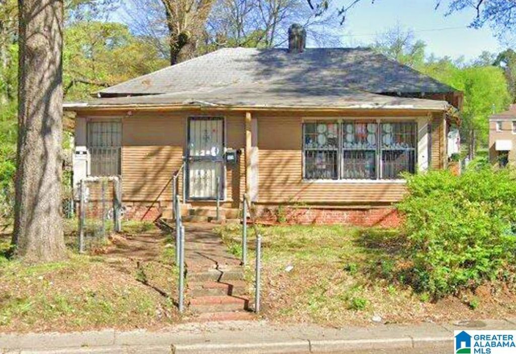 1634 Warrior Road, Birmingham, AL 35208 Main Photo