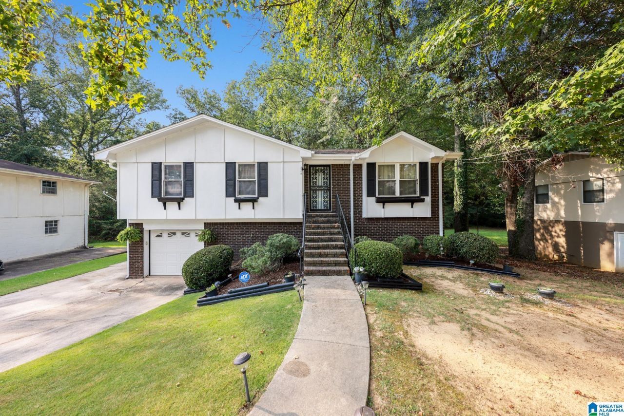 626 Basswood Drive, Adamsville, AL 35005 Main Photo