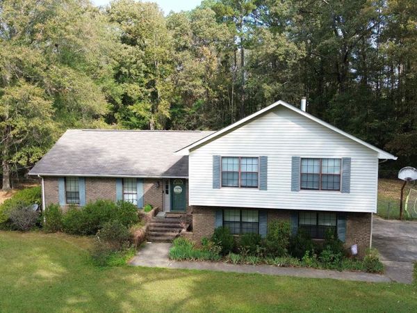 4 CAROL COVE, SYLACAUGA, AL 35150