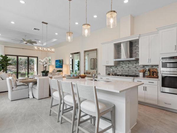 560 SE Fascino Circle, Port Saint Lucie, FL 34984