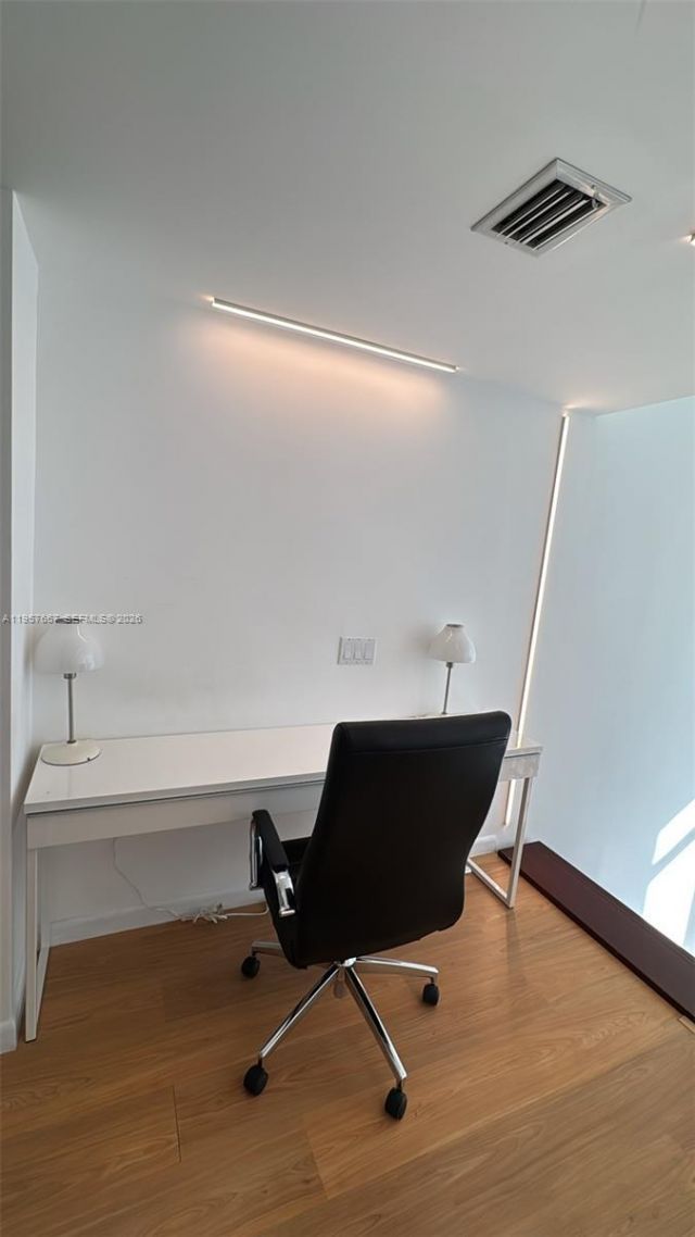 41 SE 5th St , Unit 2004, Miami, FL 33131 Photo