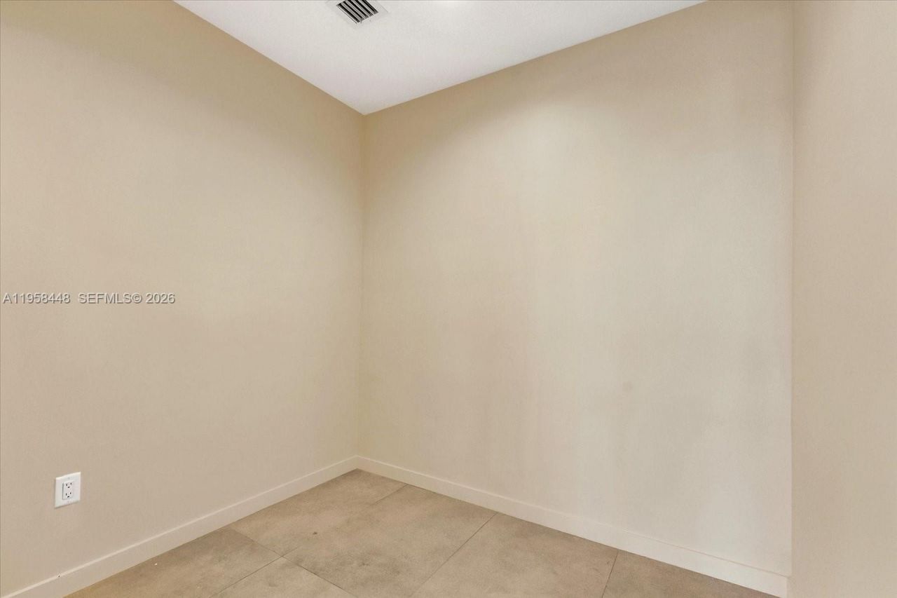 123 NW 14th St , Unit 302, Miami, FL 33136 Photo