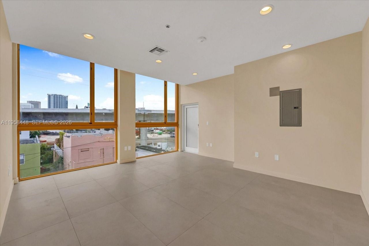 123 NW 14th St , Unit 302, Miami, FL 33136 Photo