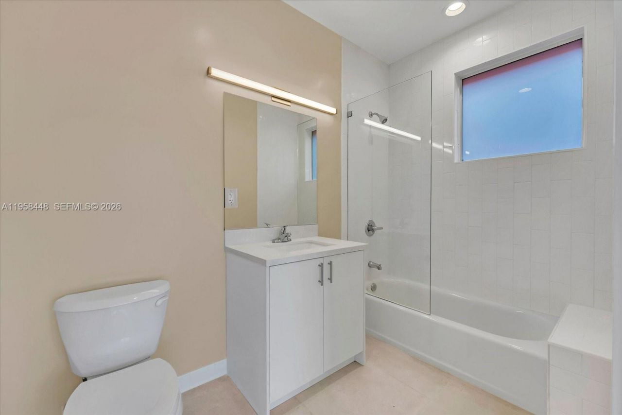 123 NW 14th St , Unit 302, Miami, FL 33136 Photo