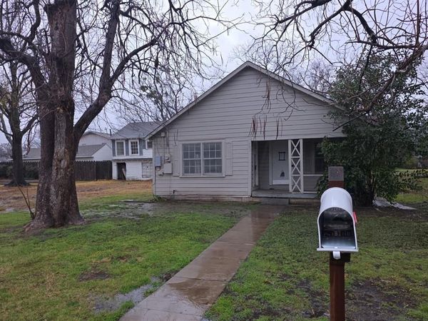 402 W 4th Street, Unit 1, Kaufman, TX 75142