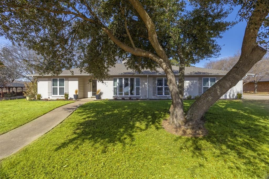 409 Country Club Drive, Joshua, TX 76058 Main Photo