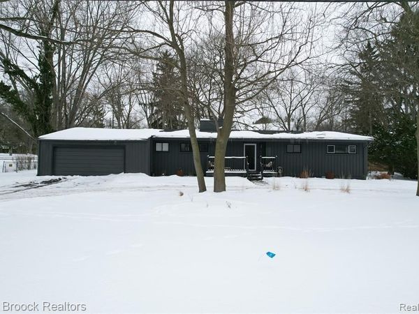 32700 Evergreen Road, Beverly Hills Vlg, MI 48025