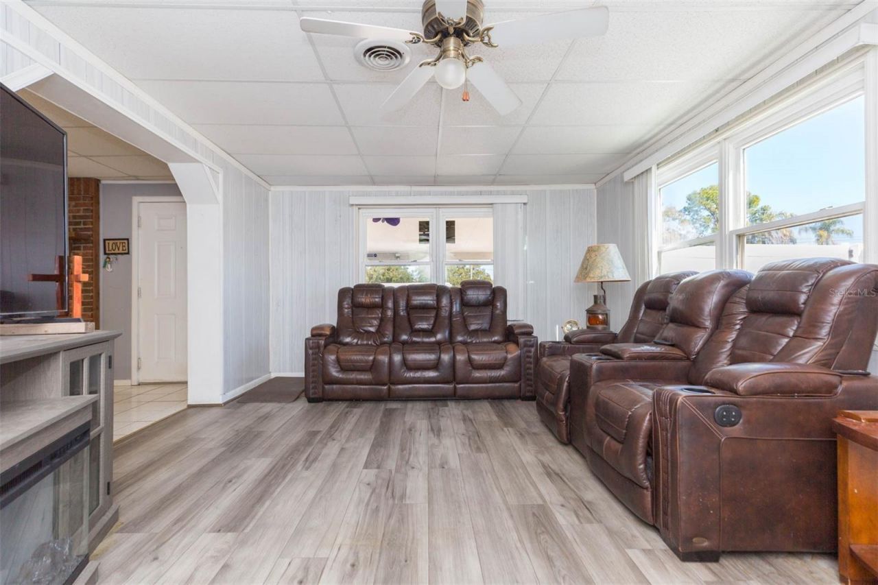 4102 W Fairview Heights, Tampa, FL 33616 Photo