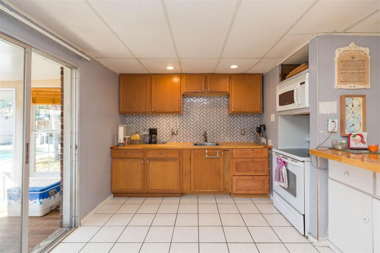 4102 W Fairview Heights, Tampa, FL 33616 Photo