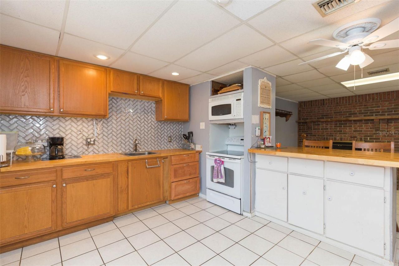 4102 W Fairview Heights, Tampa, FL 33616 Photo