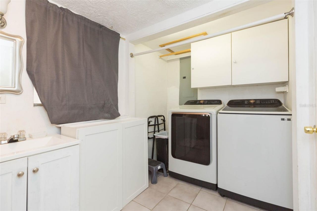 4102 W Fairview Heights, Tampa, FL 33616 Photo