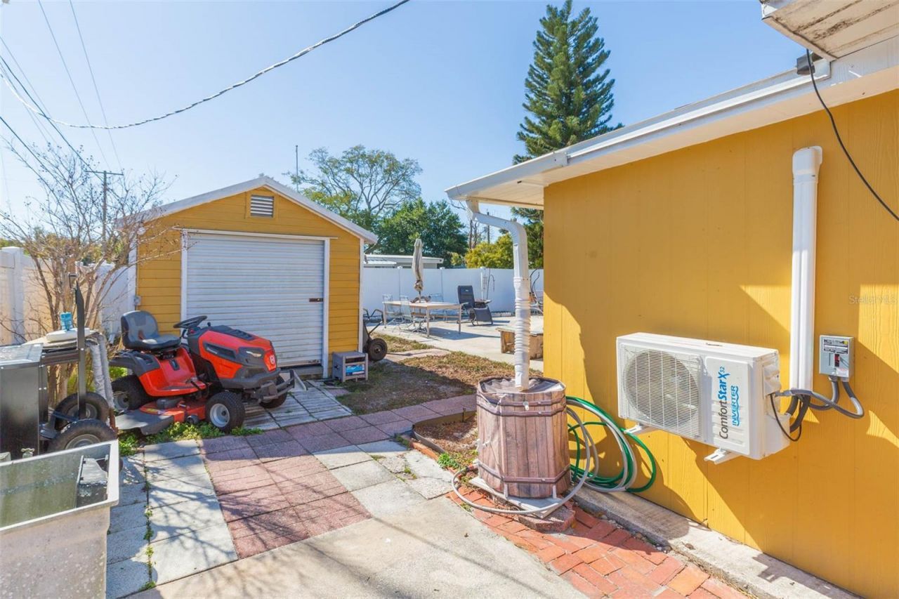 4102 W Fairview Heights, Tampa, FL 33616 Photo