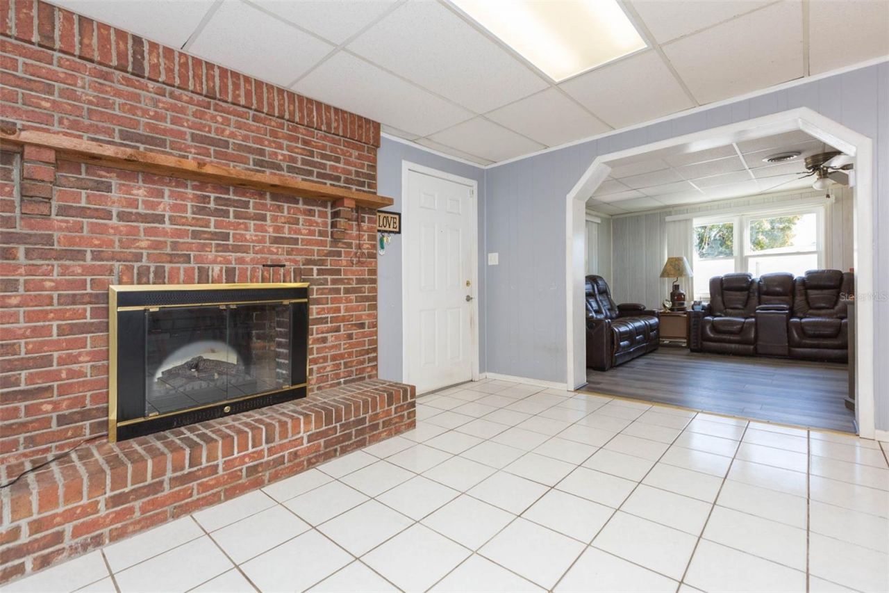 4102 W Fairview Heights, Tampa, FL 33616 Photo