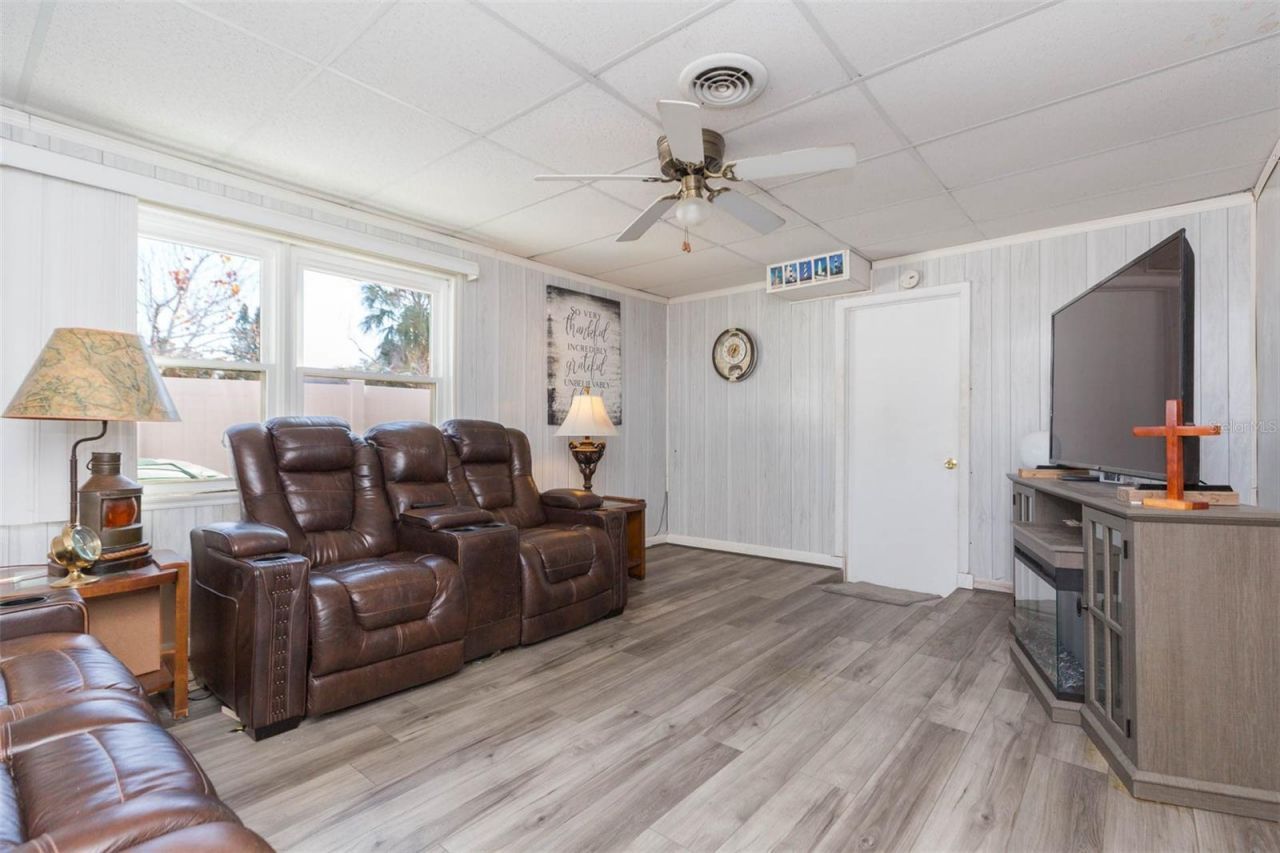 4102 W Fairview Heights, Tampa, FL 33616 Photo